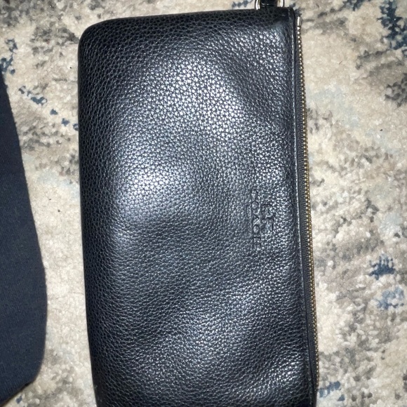 Authentic black coach wristlet - Picture 1 of 3